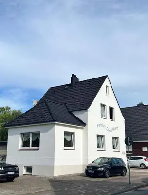 Das Gebäude in dem sich die Pension befindet