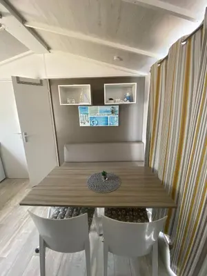 Grundriss der Unterkunft Mobilheim Claudia mit Veranda am Kransburger See 555