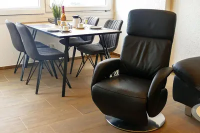 Ein Sitzbereich in der Unterkunft Strandhochhaus SG08