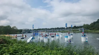 Blick auf einen Fluss in der Nähe des Ferienhauses