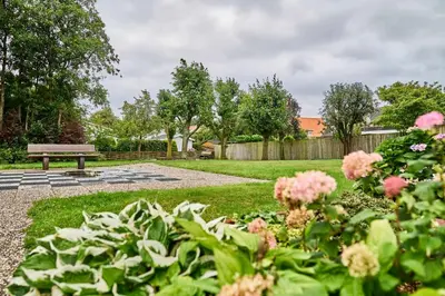 Ein Garten an der Unterkunft Am Grooten Steen - Seehund