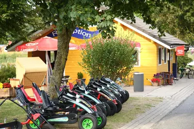 Das Gebäude in dem sich der Campingplatz befindet