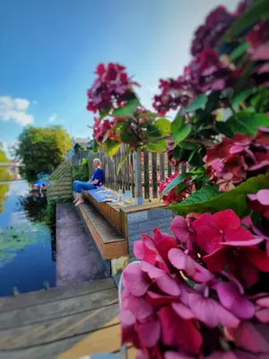 Ein Garten an der Unterkunft Wellenbude