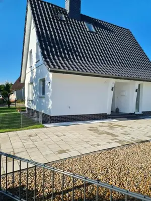 Das Gebäude in dem sich das Ferienhaus befindet