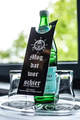 Getränke in der Unterkunft Hotel Tum Stüürmann