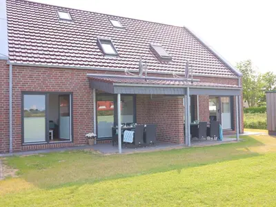 Das Gebäude in dem sich das Ferienhaus befindet