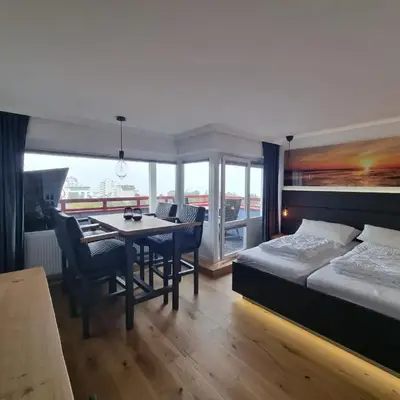 LITTLE SKYSUITE W94 inkl Ebikes Pool Sauna