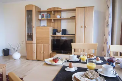 Küche/Küchenzeile in der Unterkunft Haus am Sahlenburger Strand FeWo 15