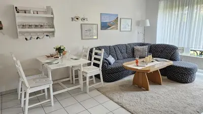 Ein Sitzbereich in der Unterkunft Nordheimstraße 150 Wohnung 3