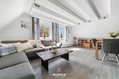 Ein Sitzbereich in der Unterkunft Ferienwohnung Hausboot an der Lagune Oberdeck Büsum
