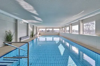 Der Swimmingpool an oder in der Nähe von Terrassenhaus - 9