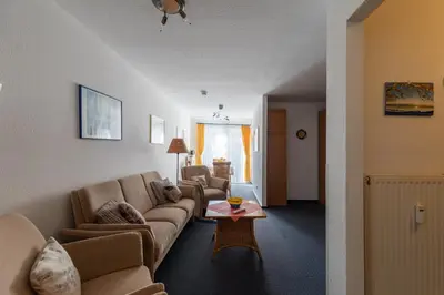 Ein Sitzbereich in der Unterkunft Haus Elbe 1, Whg 11