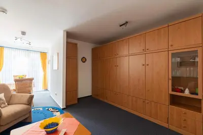Ein Sitzbereich in der Unterkunft Haus Elbe 1, Whg 11