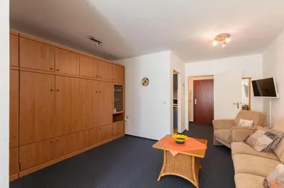 Ein Sitzbereich in der Unterkunft Haus Elbe 1, Whg 11