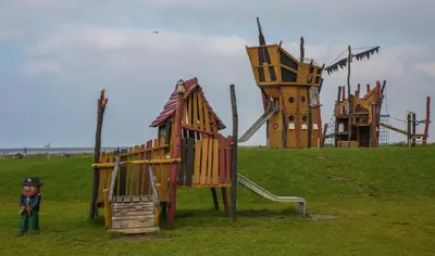 Ein Kinderspielbereich in der Unterkunft Dorumer Sielhuus 12