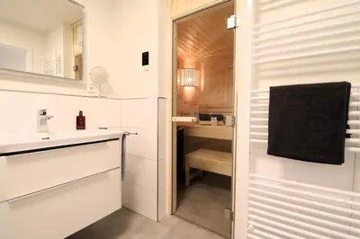 Ein Badezimmer in der Unterkunft Dorumer Sielhuus 10