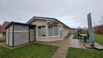 Das Gebäude in dem sich das Ferienhaus befindet