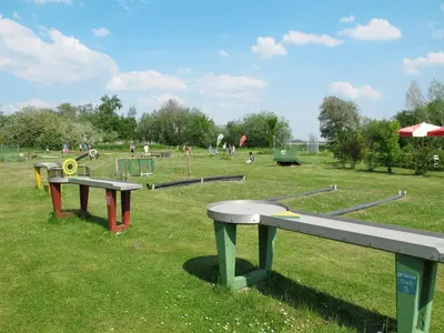 Ein Garten an der Unterkunft Apartment Gut Hörne-2 by Interhome