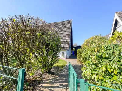 Ein Garten an der Unterkunft Ferienhaus Blinkfüür Duhnen