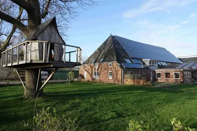 Das Gebäude in dem sich die Ferienwohnung befindet