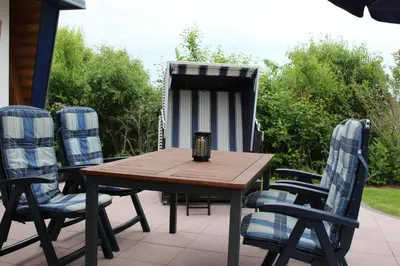 Ein Patio oder anderer Außenbereich in der Unterkunft Ferienhaus Carolin am Nordseedeich
