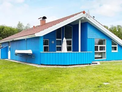 Das Gebäude in dem sich das Ferienhaus befindet