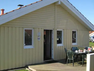 Das Gebäude in dem sich das Ferienhaus befindet