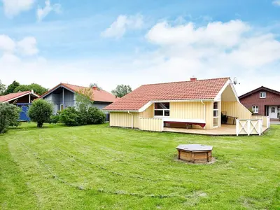 Das Gebäude in dem sich das Ferienhaus befindet