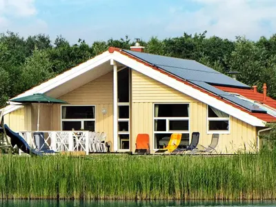 Das Gebäude in dem sich das Ferienhaus befindet