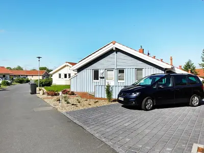 Das Gebäude in dem sich das Ferienhaus befindet
