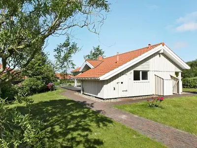 Das Gebäude in dem sich das Ferienhaus befindet
