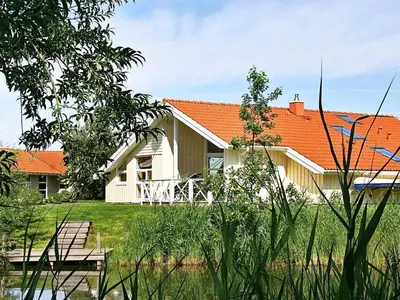 Ein Garten an der Unterkunft 12 person holiday home in Otterndorf