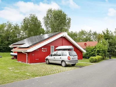 Das Gebäude in dem sich das Ferienhaus befindet