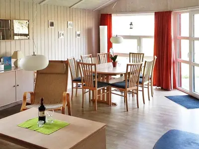 Ein Sitzbereich in der Unterkunft 6 person holiday home in Otterndorf