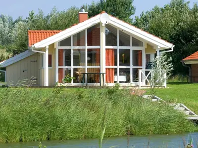 Das Gebäude in dem sich das Ferienhaus befindet