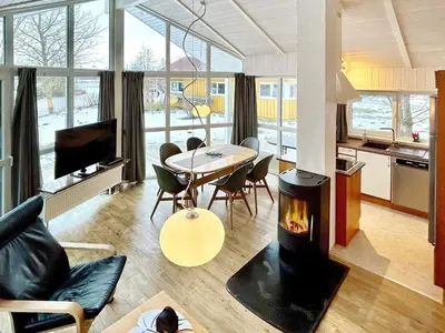 Küche/Küchenzeile in der Unterkunft 6 person holiday home in Otterndorf