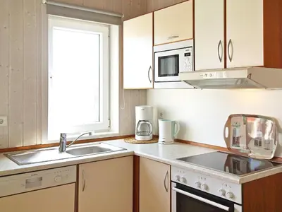 Küche/Küchenzeile in der Unterkunft 6 person holiday home in Otterndorf