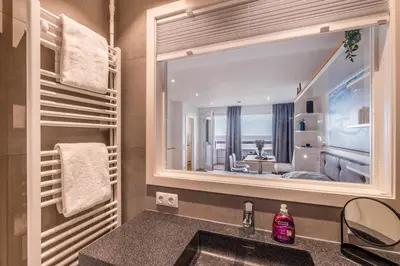 Ein Badezimmer in der Unterkunft Hochhaus Apartment 86 MeerLounge