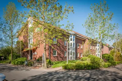Das Gebäude in dem sich das Ferienhaus befindet