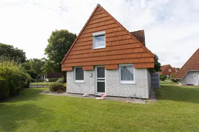 Das Gebäude in dem sich das Ferienhaus befindet