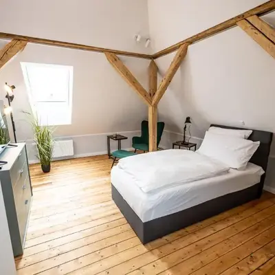 6 Zimmer 130 m2 Wundervoll sanierte Wohnung zentral ruhig hochwertig
