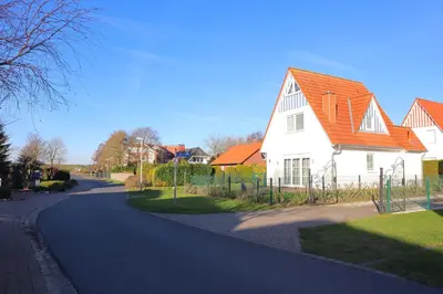 Das Gebäude in dem sich das Ferienhaus befindet