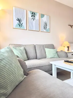 Ein Sitzbereich in der Unterkunft Duhnerherz Bestlage im Zentrum,am Strand Duhnen, Balkon mit Meerblick,Wlan Parkplatz und Fahrradabstellraum Bettwäsche und Handtücher inkl