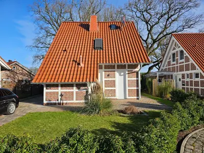 Das Gebäude in dem sich das Ferienhaus befindet