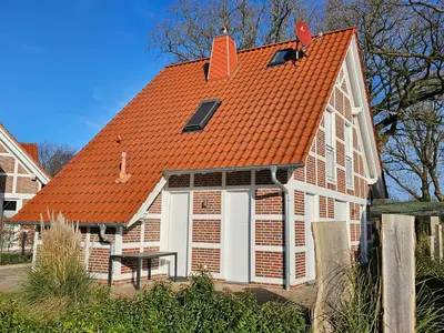 Das Gebäude in dem sich das Ferienhaus befindet