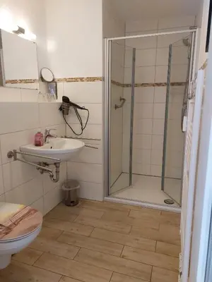 Ein Badezimmer in der Unterkunft Haus Köhler Wohnung 1