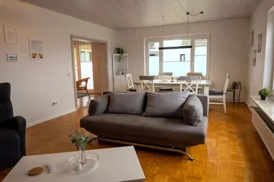 Ein Sitzbereich in der Unterkunft Ferienwohnung Hygge und Mee-h-r