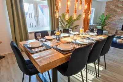 Grundriss der Unterkunft SHINYHOMEZ - Familienfreundliche Ferienwohnung in Geestland am Wattenmeer mit Terrasse, Küche und WLAN