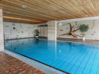 Der Swimmingpool an oder in der Nähe von Haus Frauenpreis Wohnung 206
