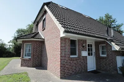 Das Gebäude in dem sich das Ferienhaus befindet